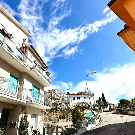 아파트 Trilocale Con Terrazzo Vista Mare A - N248 누마나