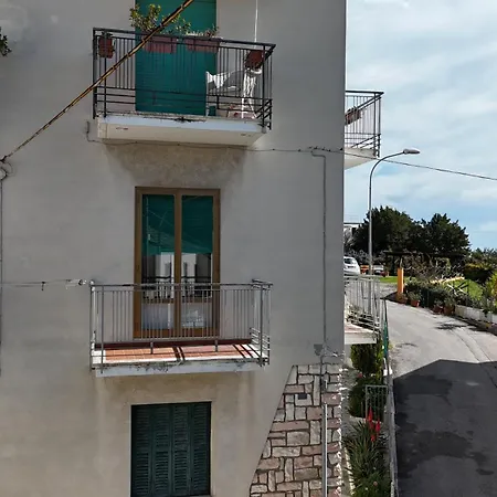 Trilocale Con Terrazzo Vista Mare A - N248